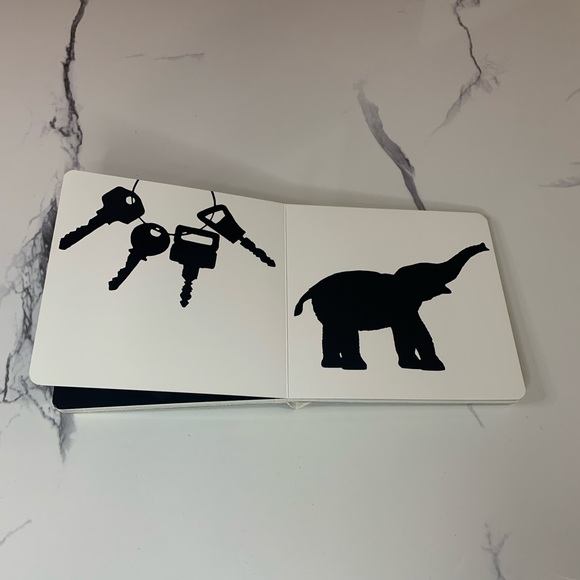 🔥2FOR30🔥 Black and white baby board book - Picture 11 of 16